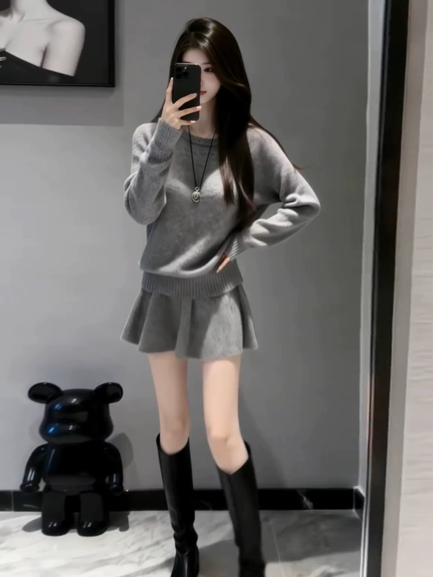 法式灰色针织连衣裙子女秋冬季2026新款包臀短裙绝美穿搭一整套装